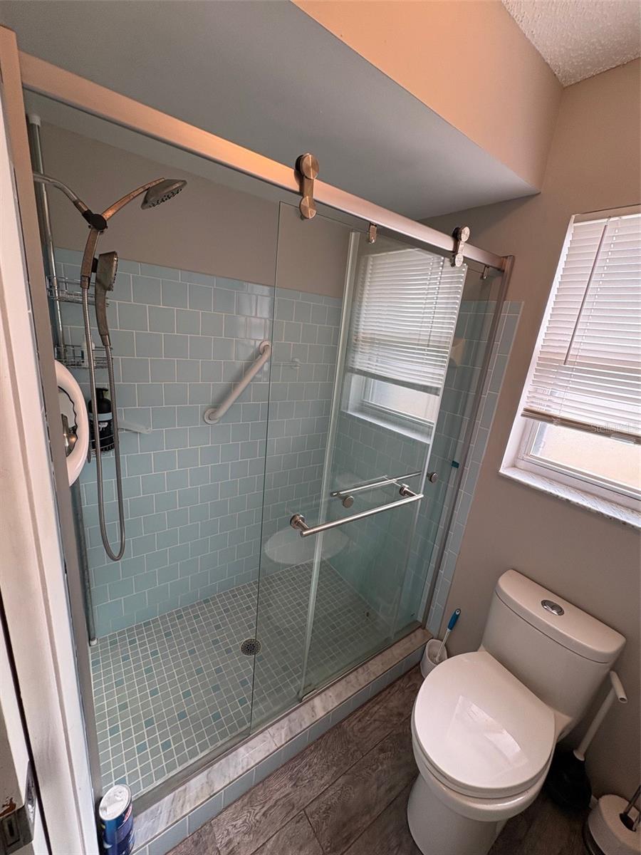 SOUTH VENICE - Residential