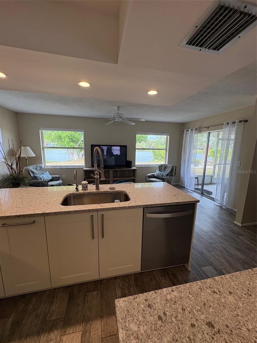 SOUTH VENICE - Residential