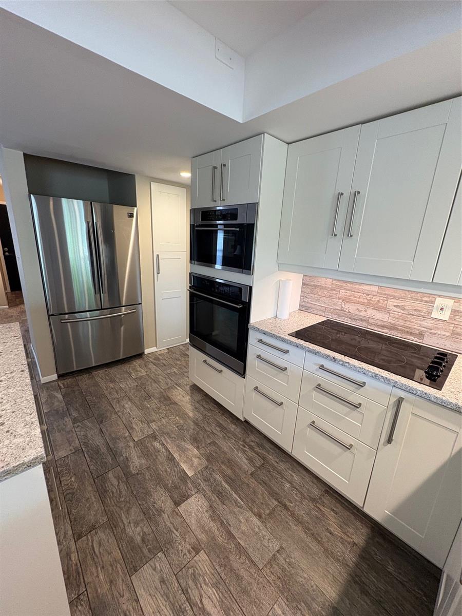 SOUTH VENICE - Residential