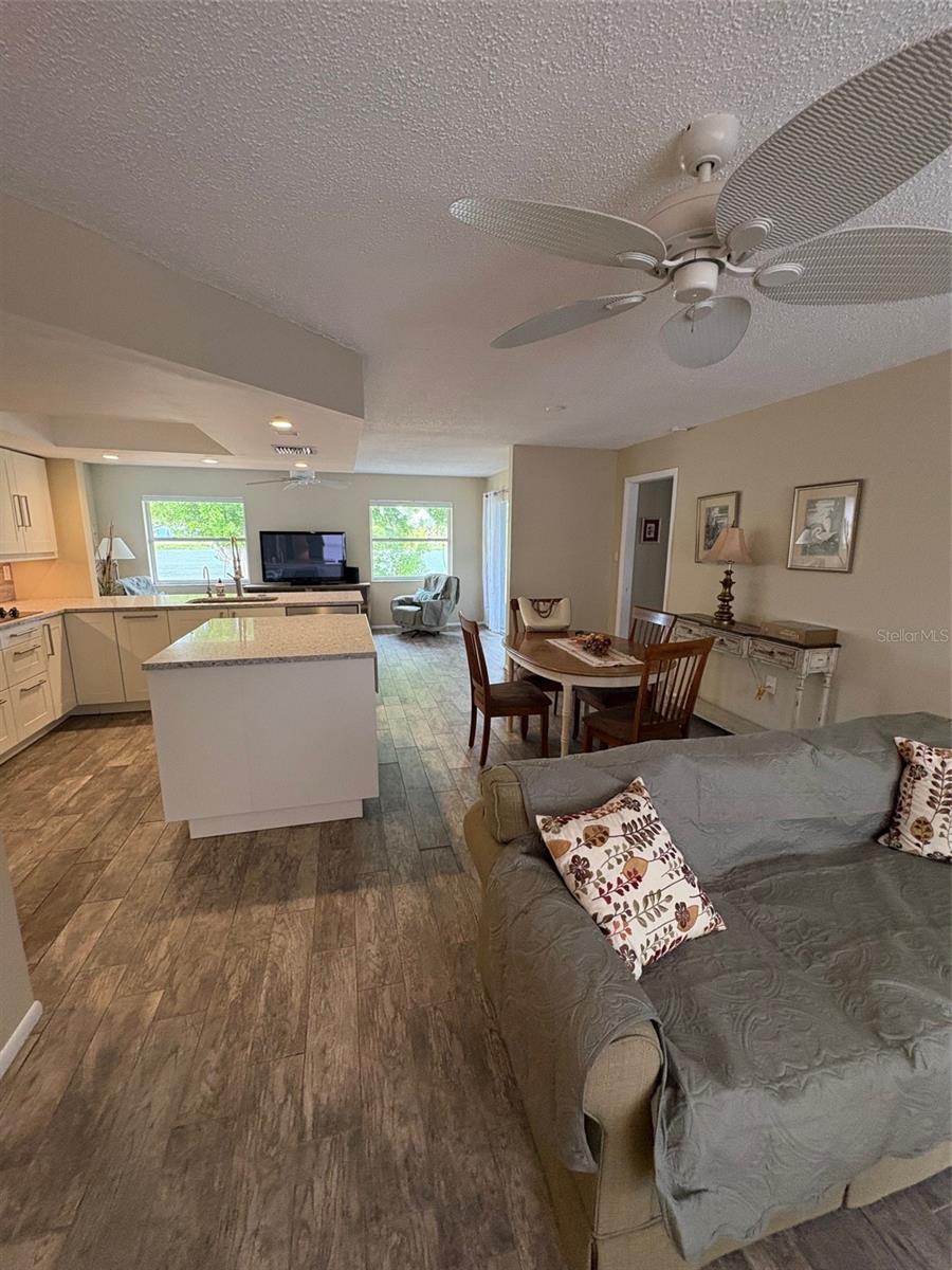 SOUTH VENICE - Residential