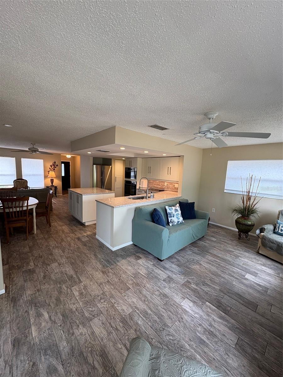 SOUTH VENICE - Residential