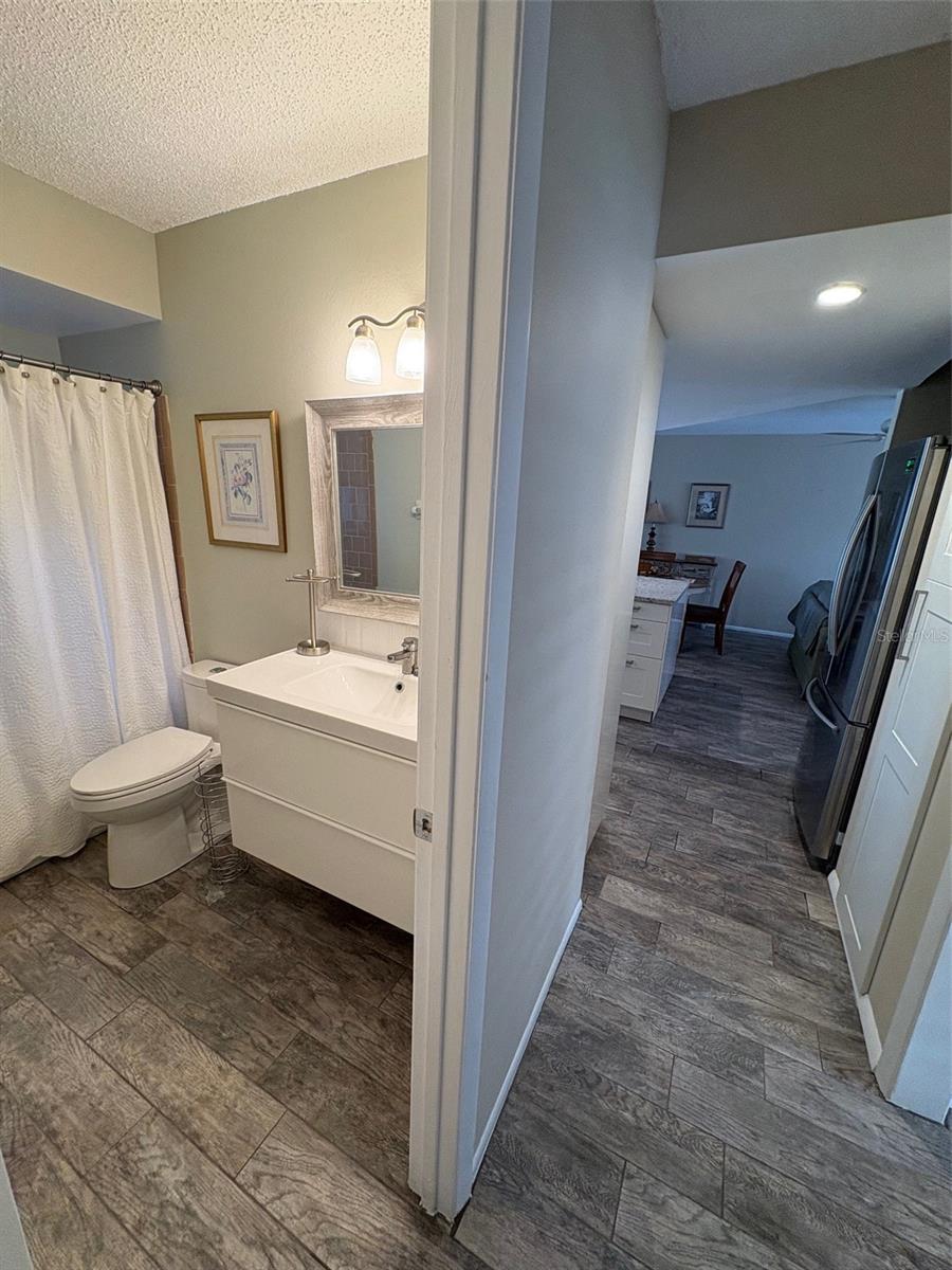 SOUTH VENICE - Residential