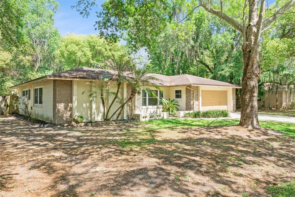 Photo of 621 Little Wekiva Road, Altamonte Springs, FL 32714 (MLS # O6395756)