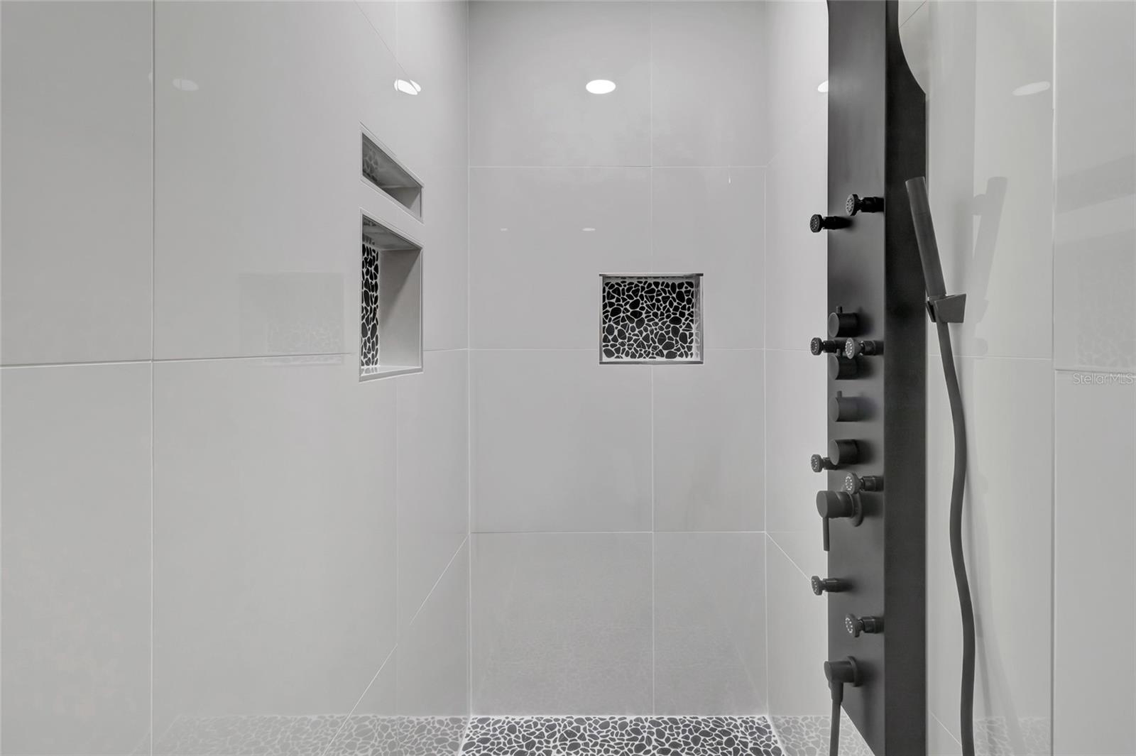 CLERMONT MARGAREE GARDENS SUB - Residential