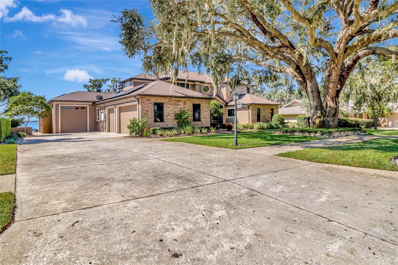 1910 BRANTLEY CIRCLE
