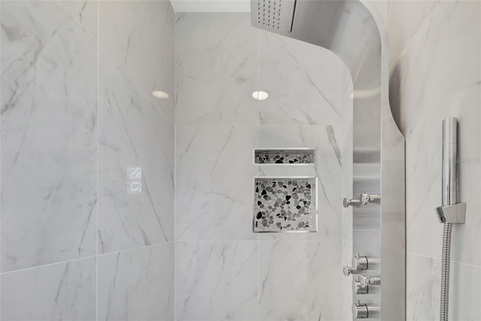 CLERMONT MARGAREE GARDENS SUB - Residential