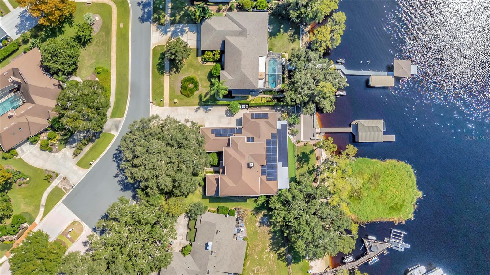 1910 BRANTLEY CIRCLE