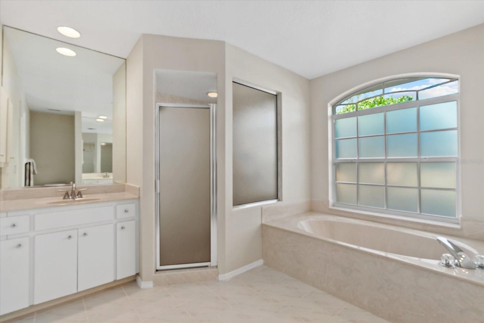 THE LAKES OF JACARANDA - Residential