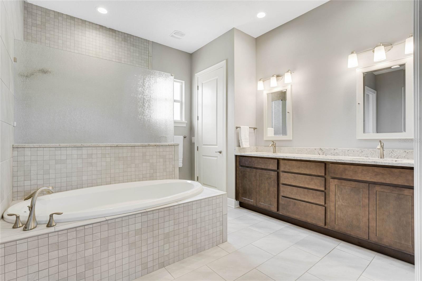 ROYAL EQUESTRIAN RANCH CLUB SUB - Residential