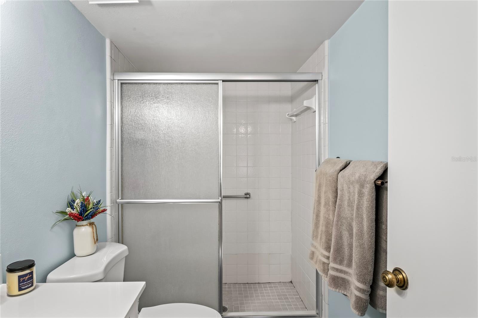 PINE RIDGE AT LAKE TARPON VILLAGE - Residential Lease