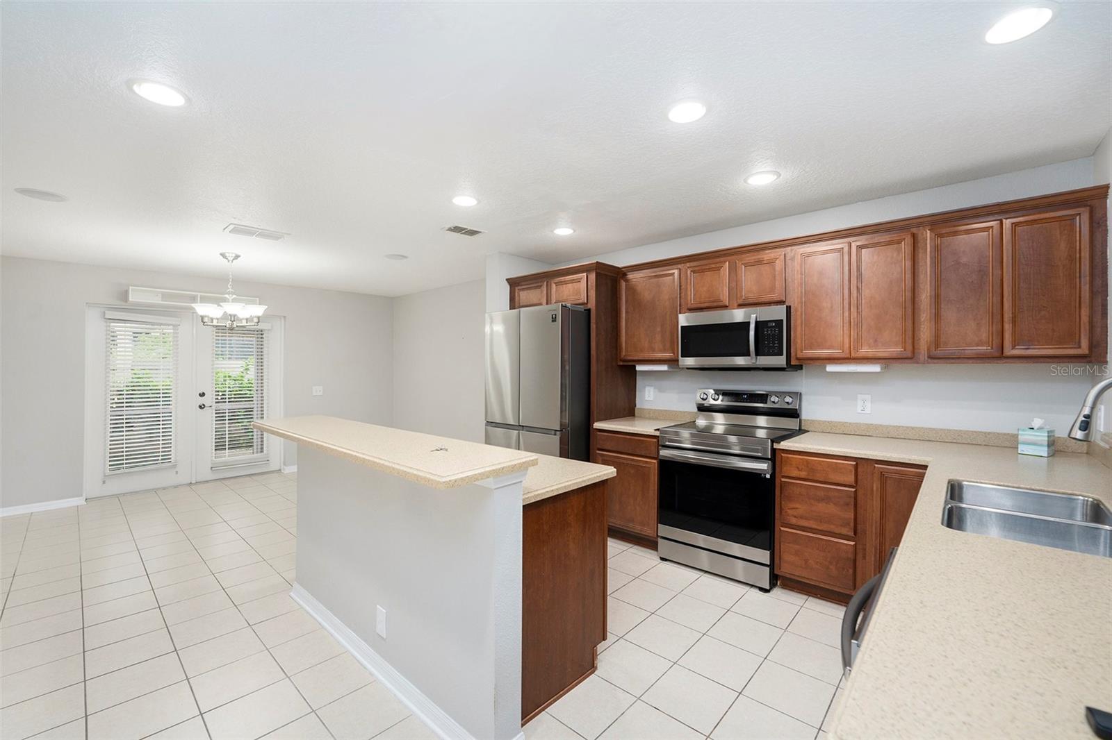 2570 SEA WIND WAY