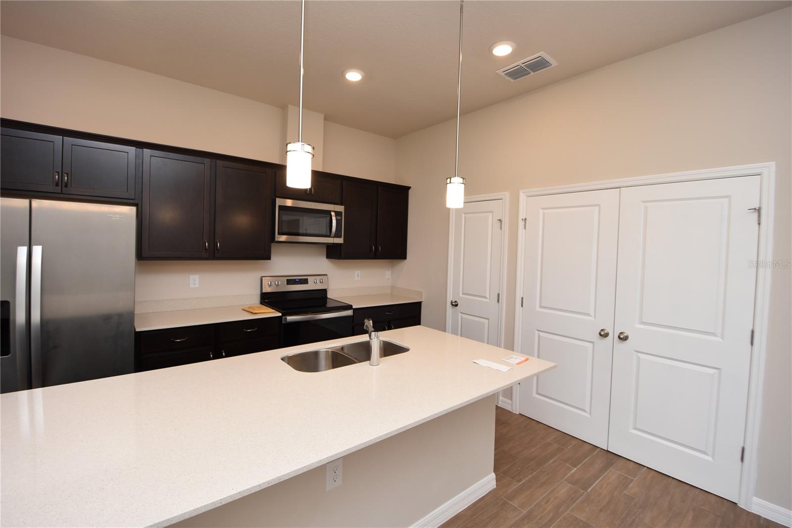 PINE LAKES - Residential Lease