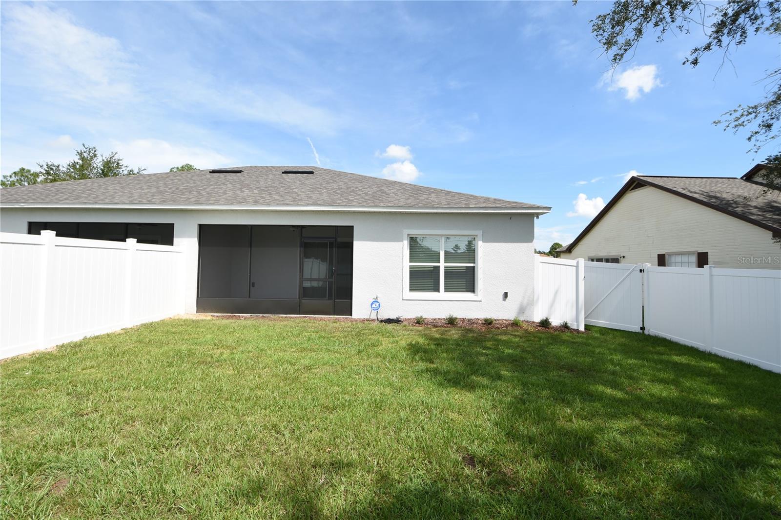 PINE LAKES - Residential Lease