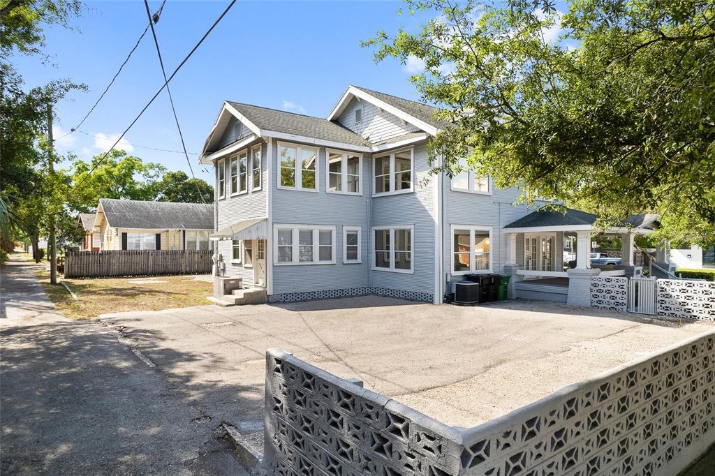 Photo of 1902 W Cass Street, Tampa, FL 33606 (MLS # T3436647)