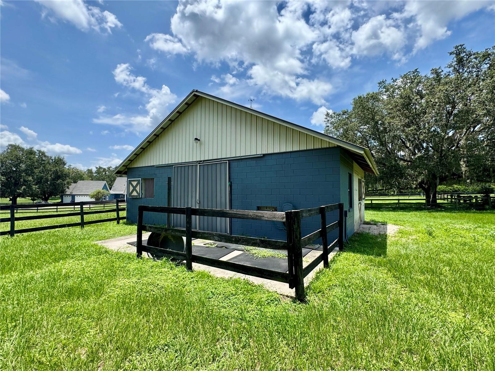 POST HORN - Residential
