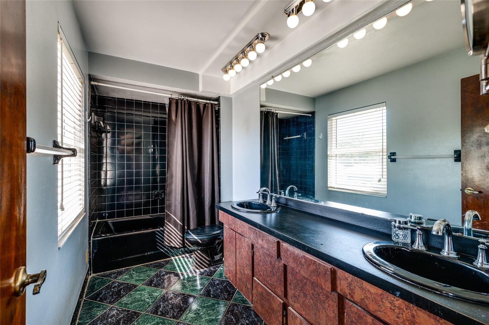 WATERWAY ESTATES SEC 1 - Residential