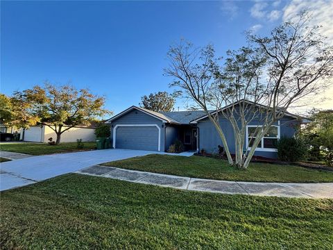 A home in WINTER HAVEN