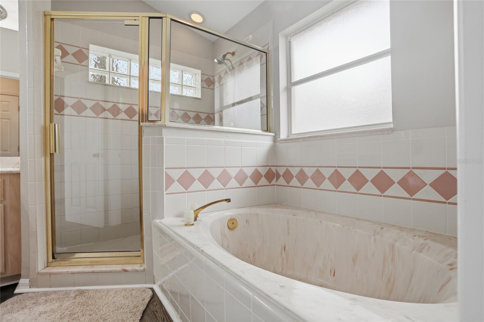 CARIBBEAN COVE - Residential