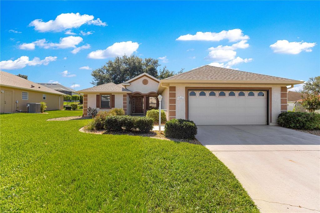 Photo of 12054 SE 174th Place, Summerfield, FL 34491 (MLS # OM712792)