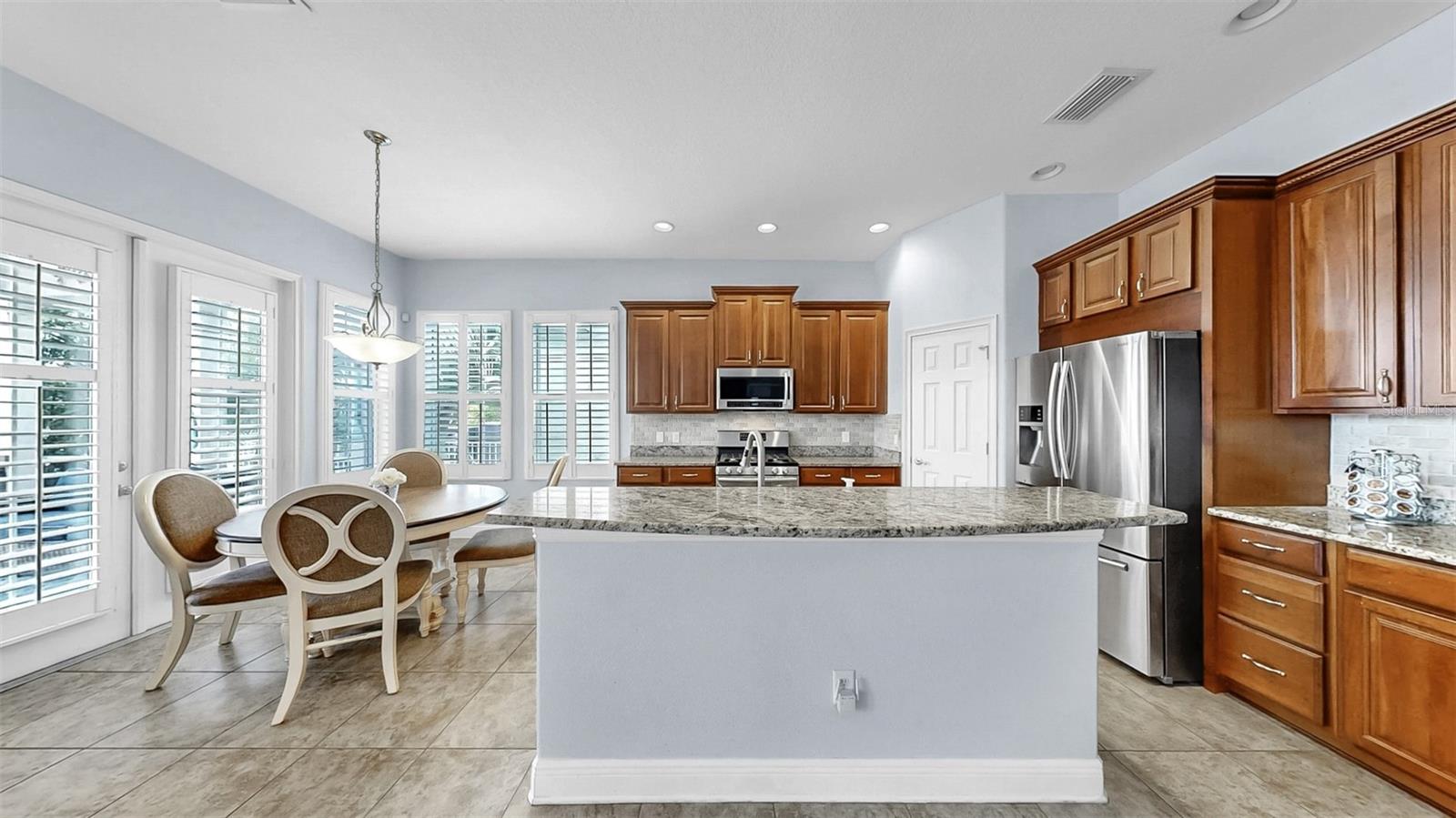 MIRABAY PH 3B-2 - Residential