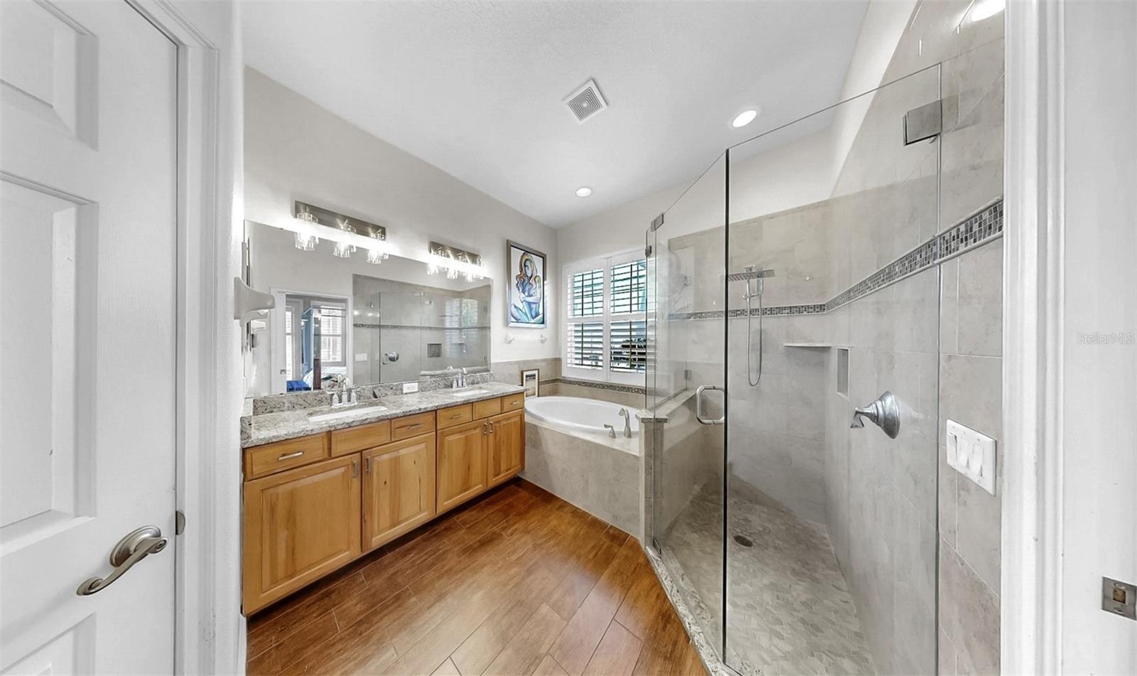 MIRABAY PH 3B-2 - Residential