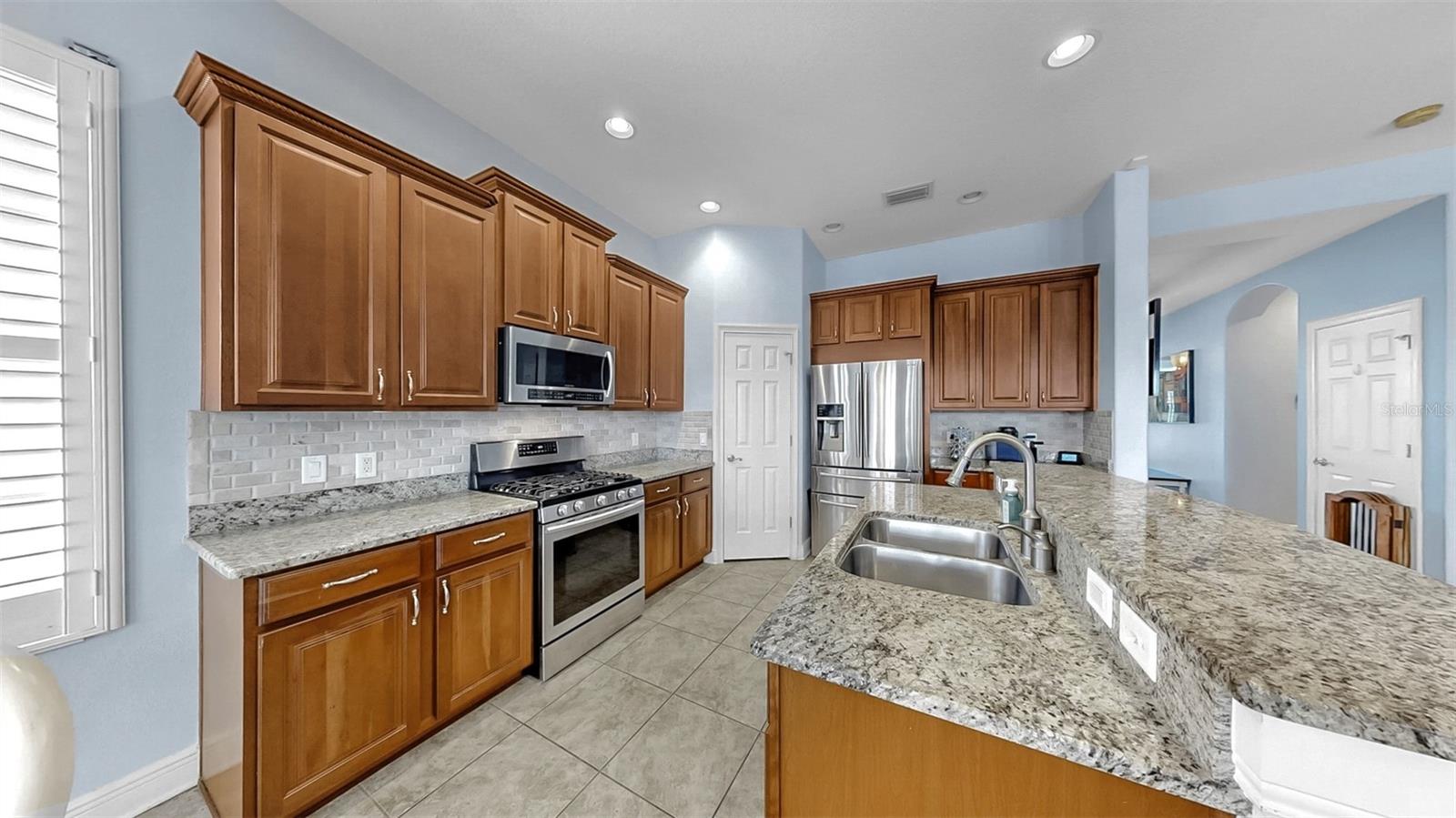 MIRABAY PH 3B-2 - Residential