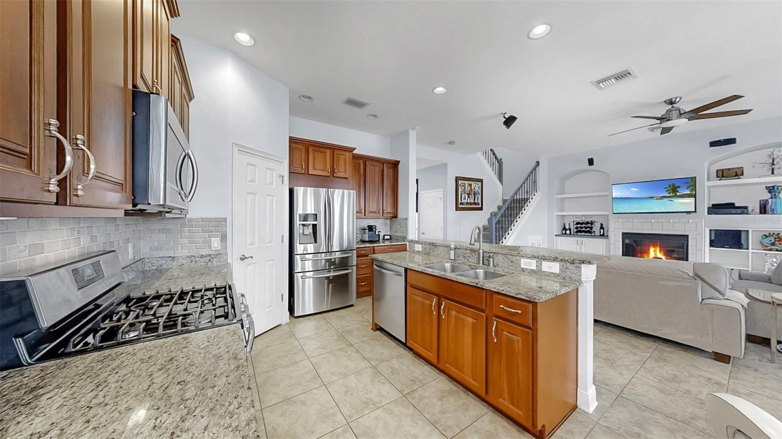 MIRABAY PH 3B-2 - Residential