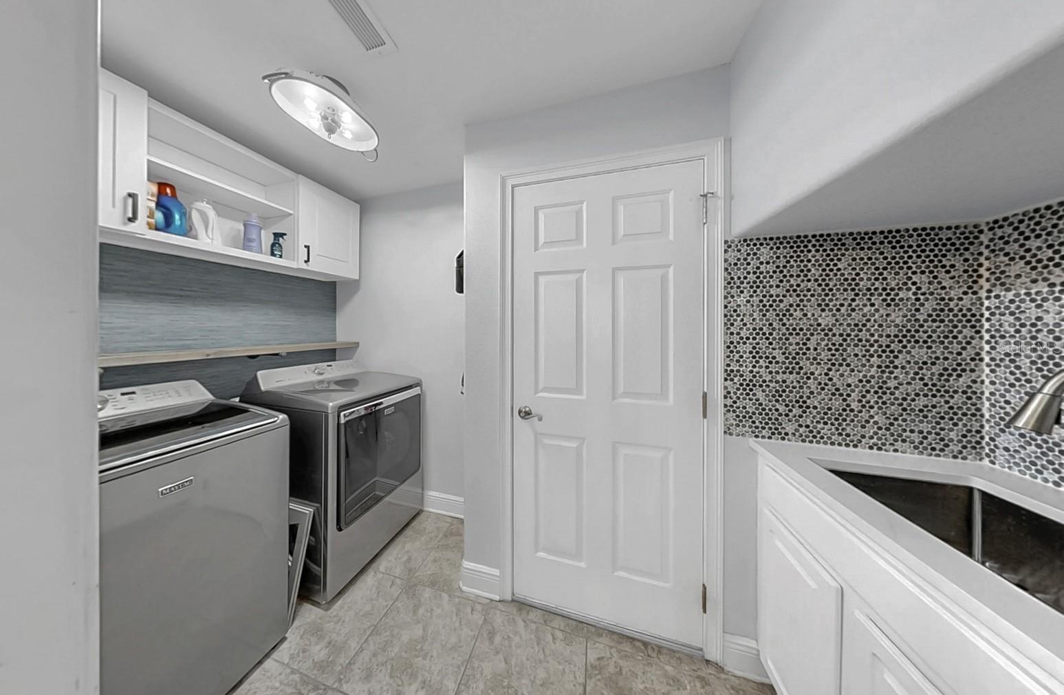 MIRABAY PH 3B-2 - Residential