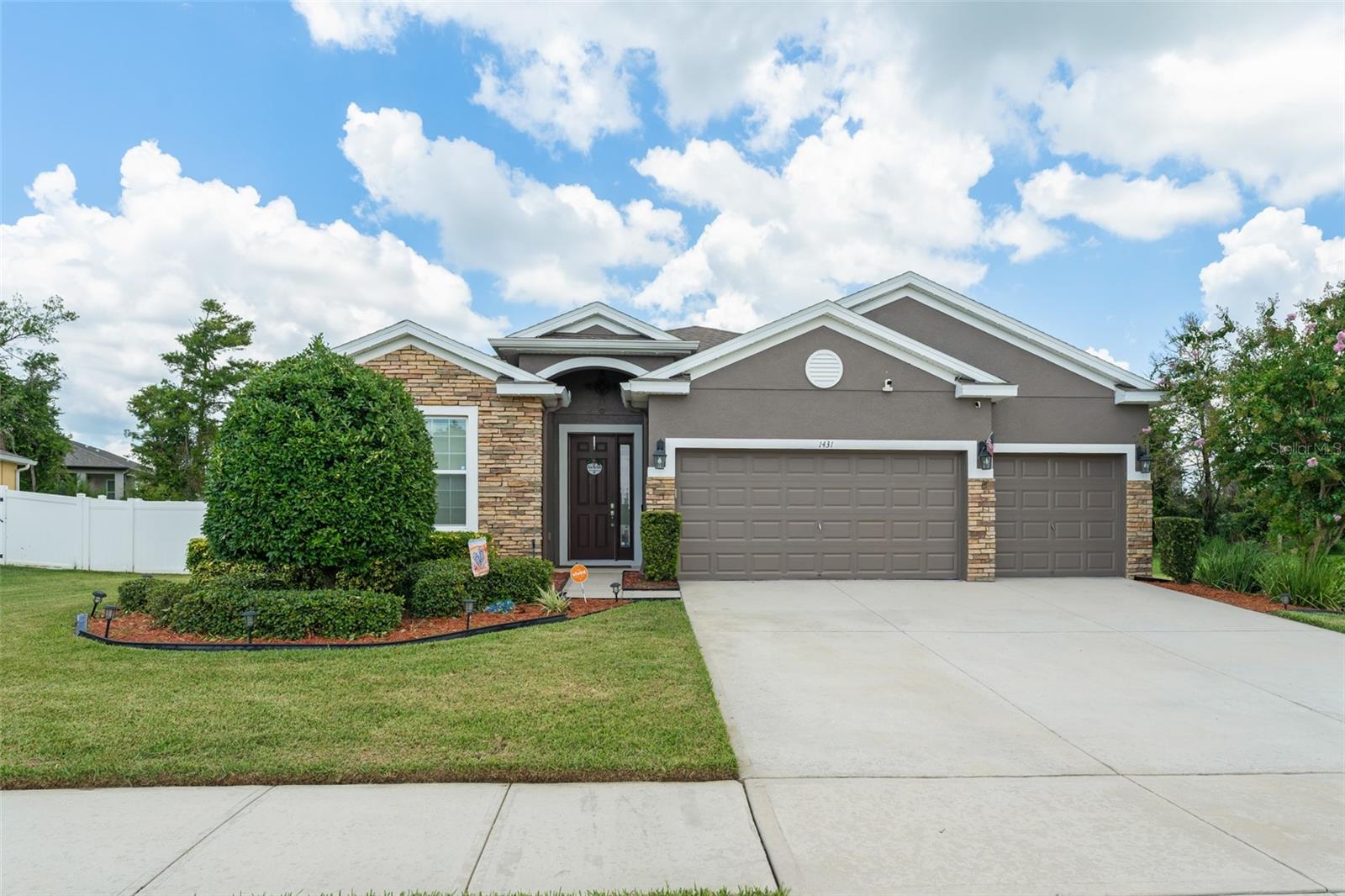 LAKE BATON ESTATES - Residential
