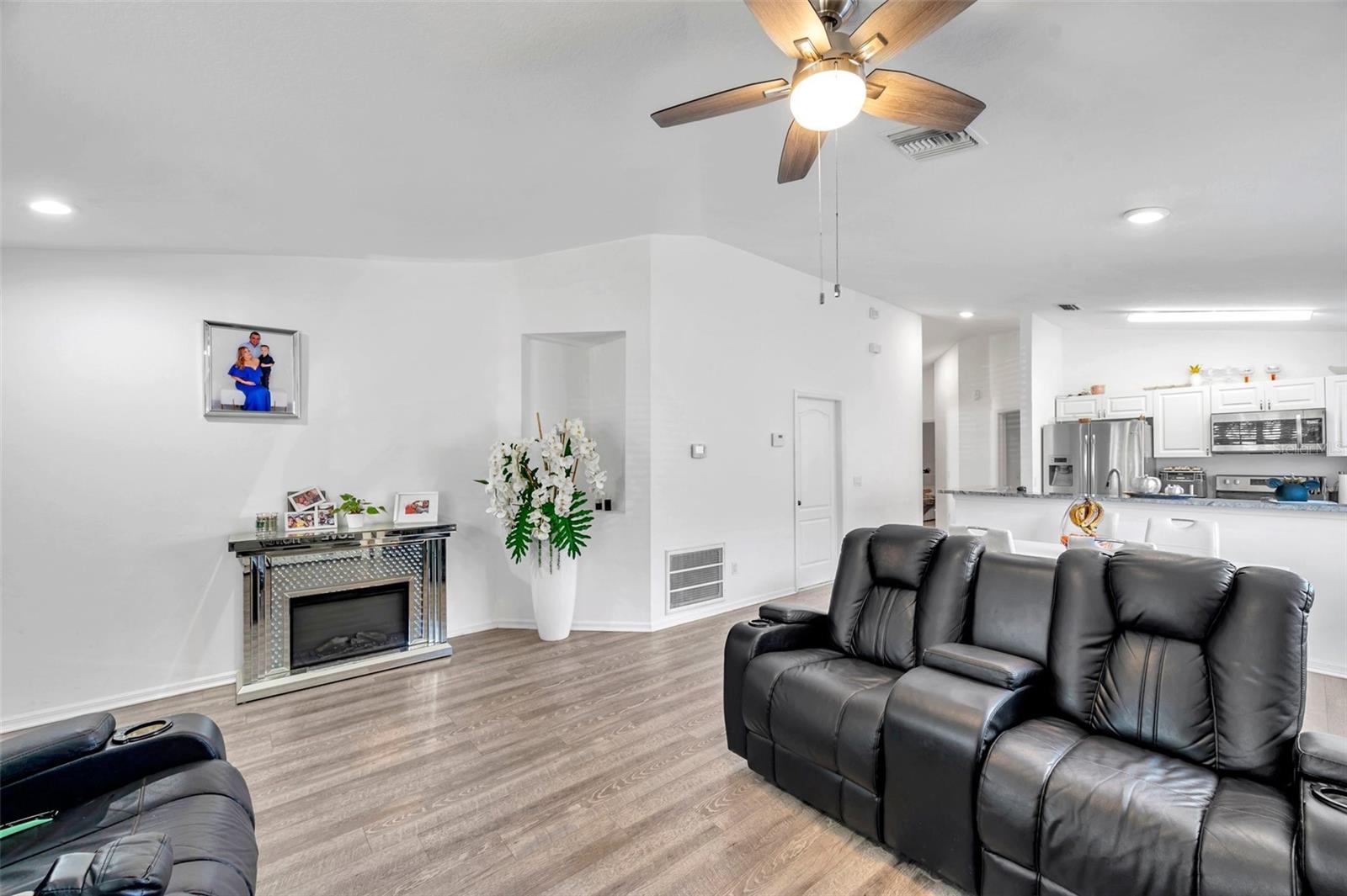 8528 QUARTER HORSE DRIVE