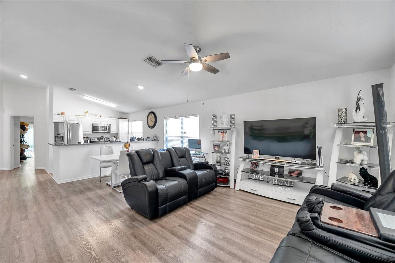8528 QUARTER HORSE DRIVE