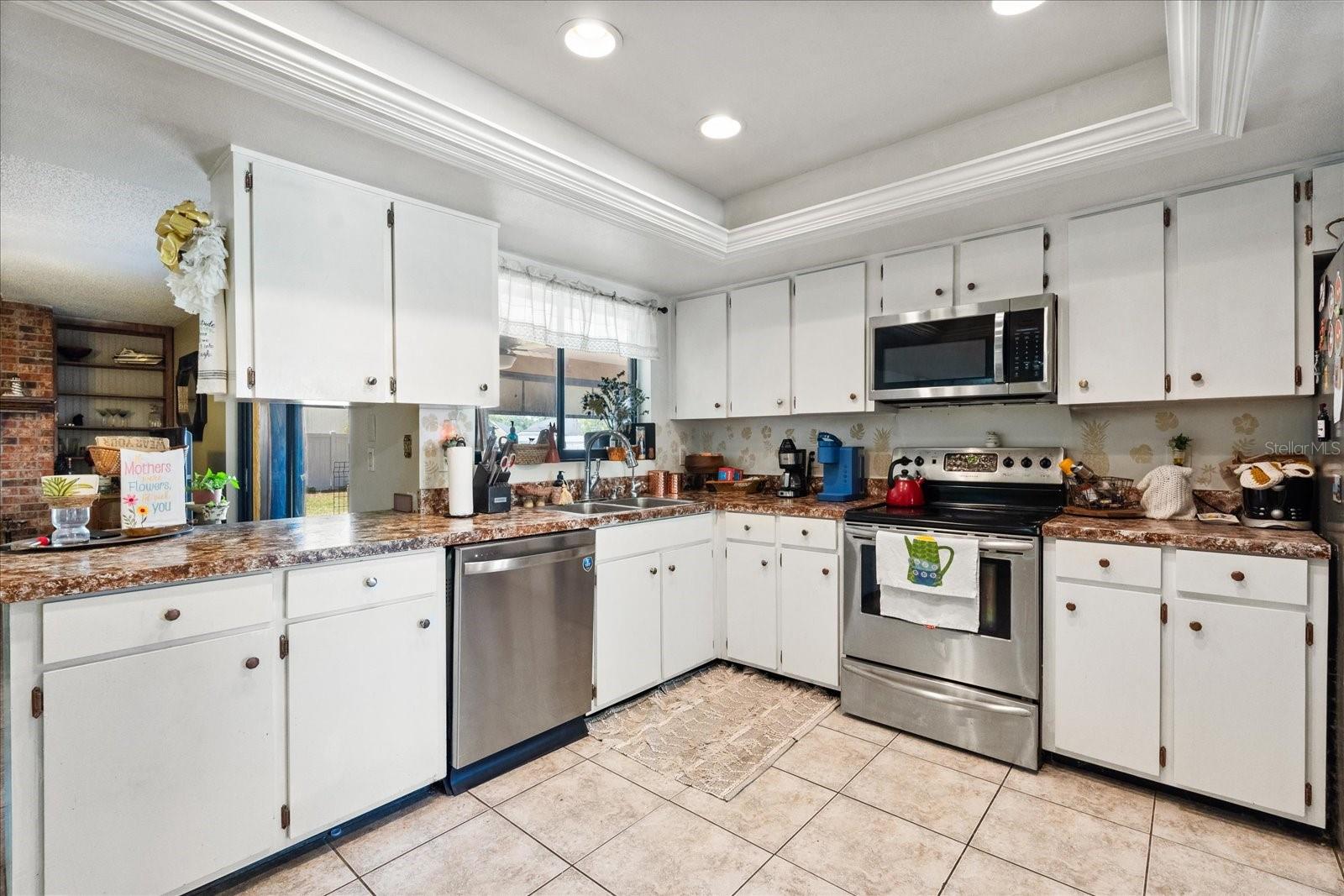 400 WOODVIEW DRIVE