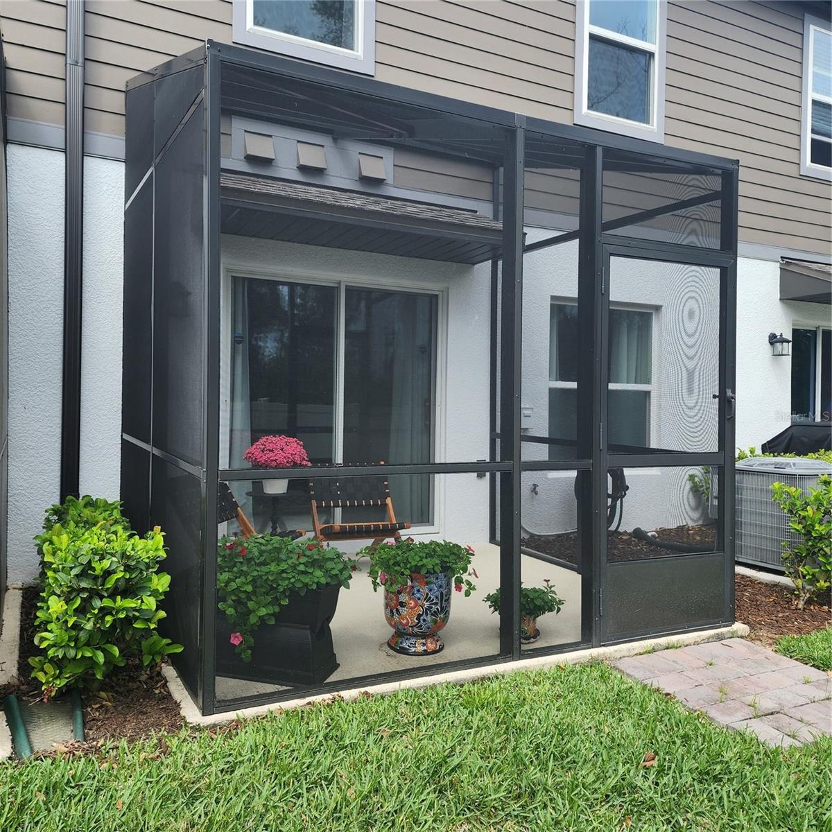 TOWNS AT LAKE MONROE COMMONS - Residential