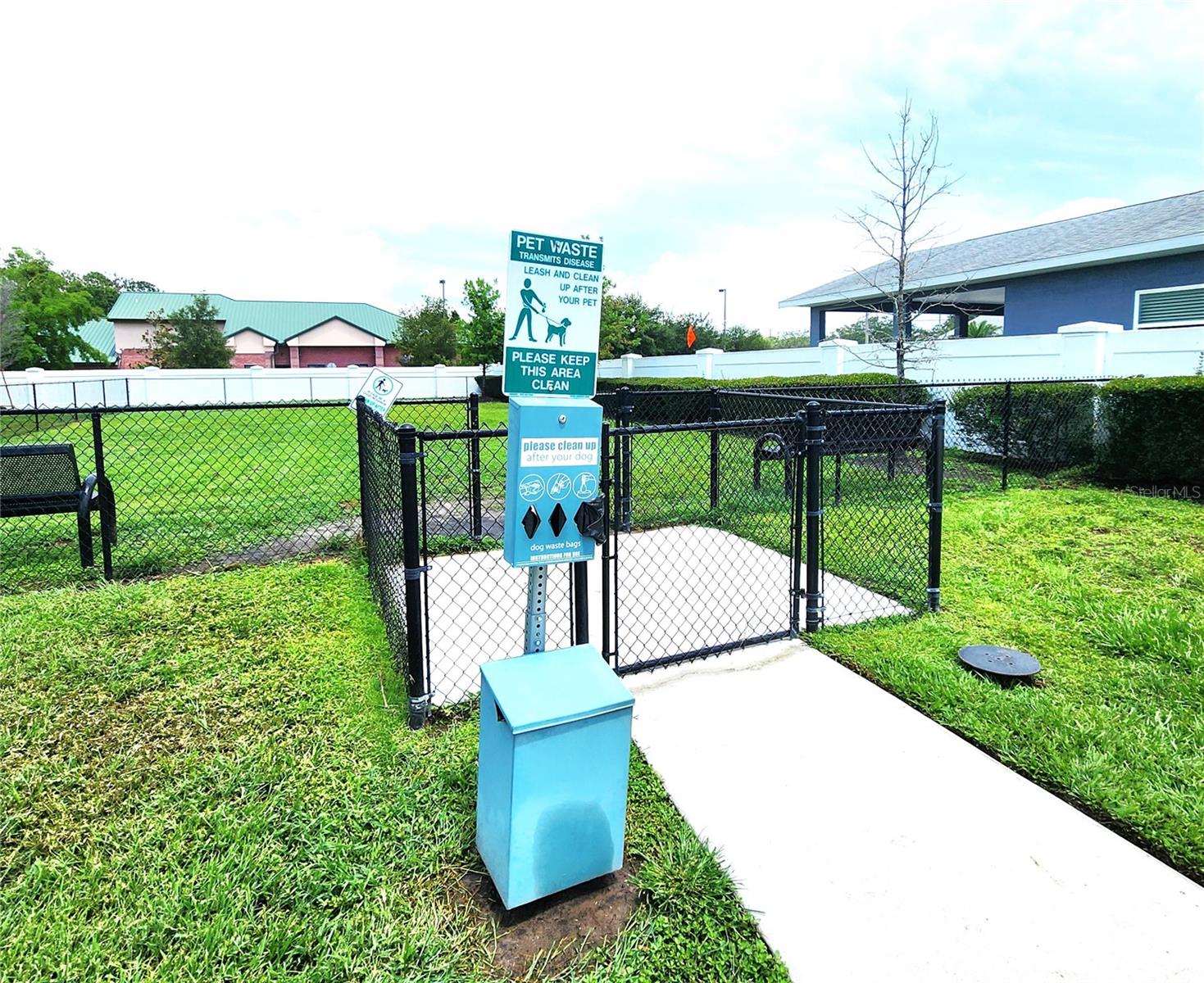 TOWNS AT LAKE MONROE COMMONS - Residential