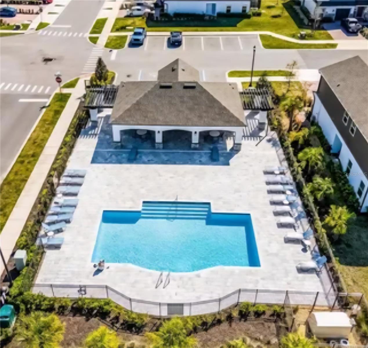 TOWNS AT LAKE MONROE COMMONS - Residential