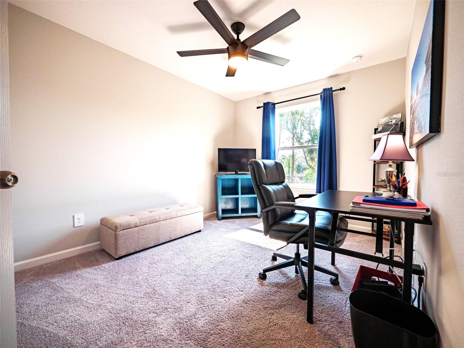 TOWNS AT LAKE MONROE COMMONS - Residential