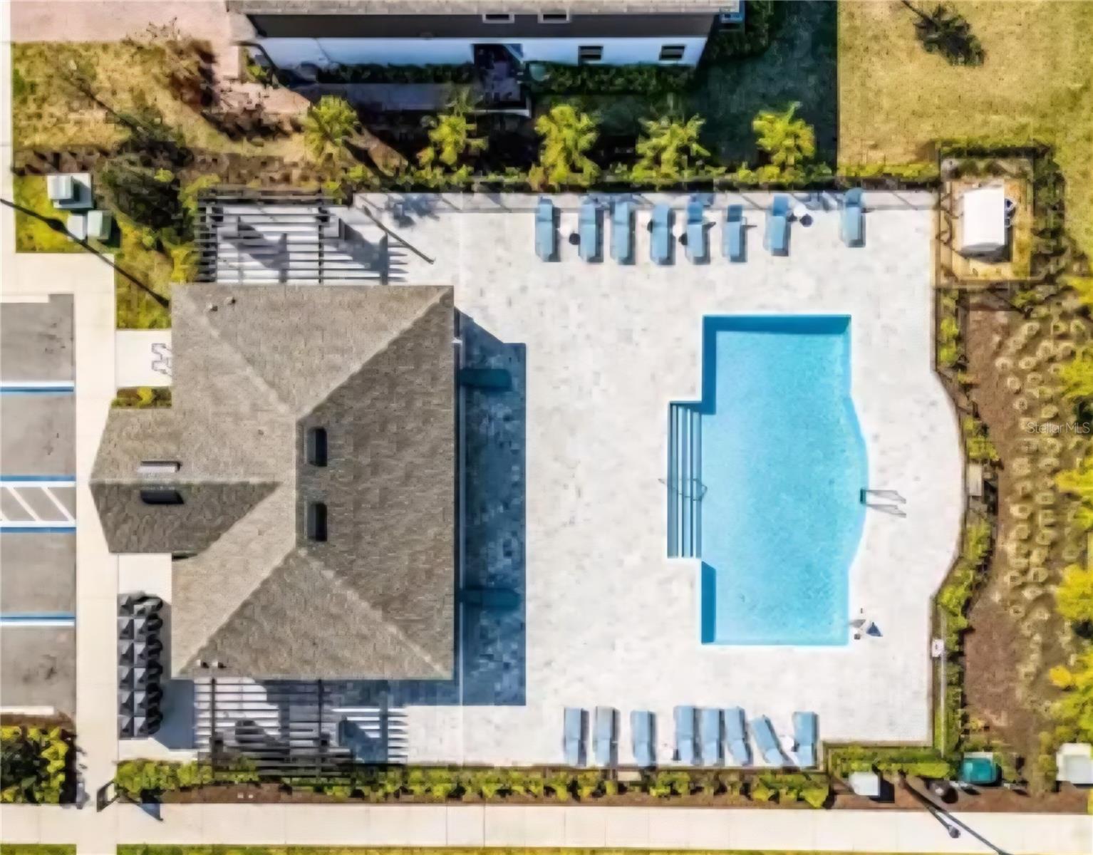 TOWNS AT LAKE MONROE COMMONS - Residential