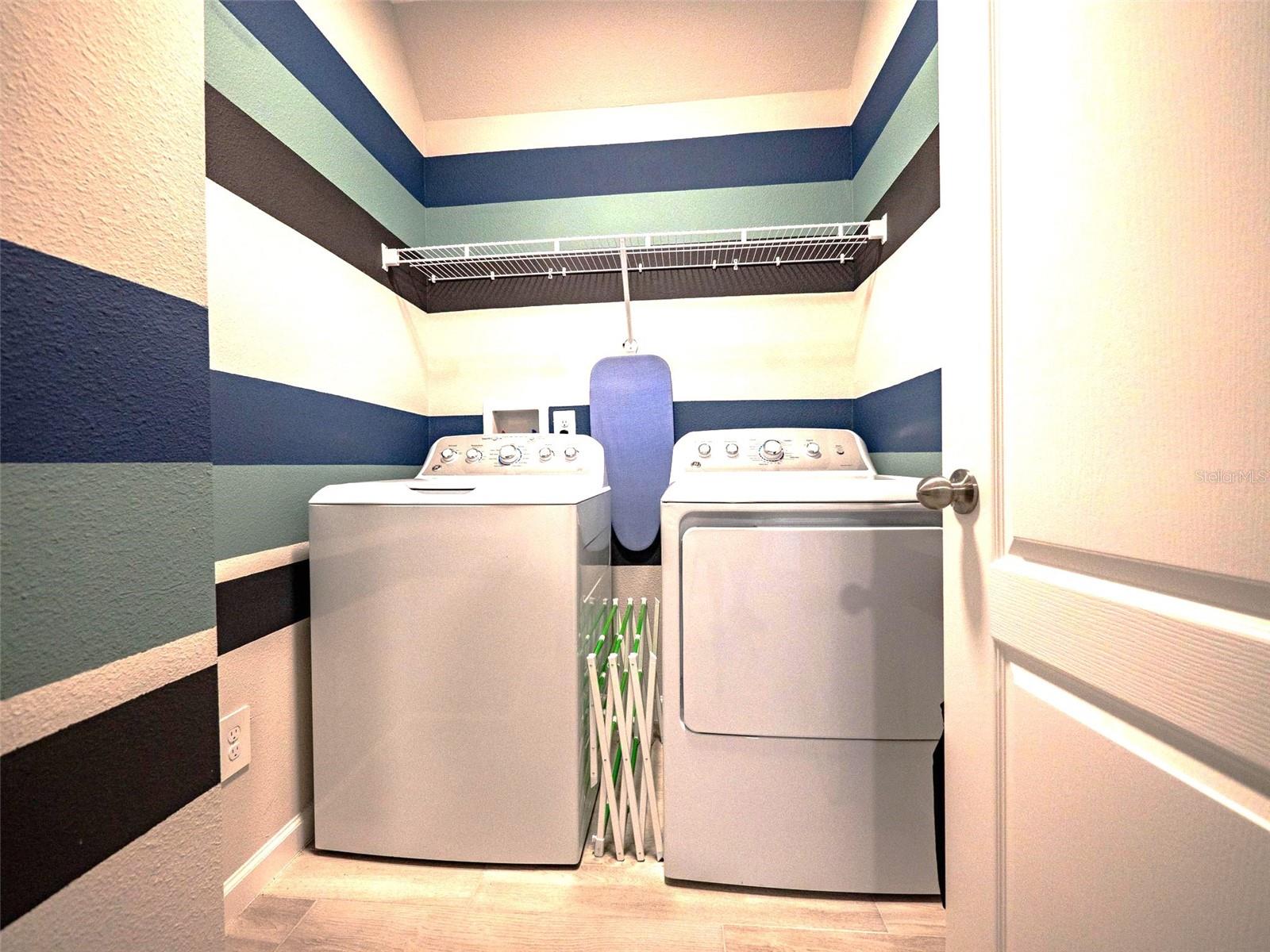 TOWNS AT LAKE MONROE COMMONS - Residential