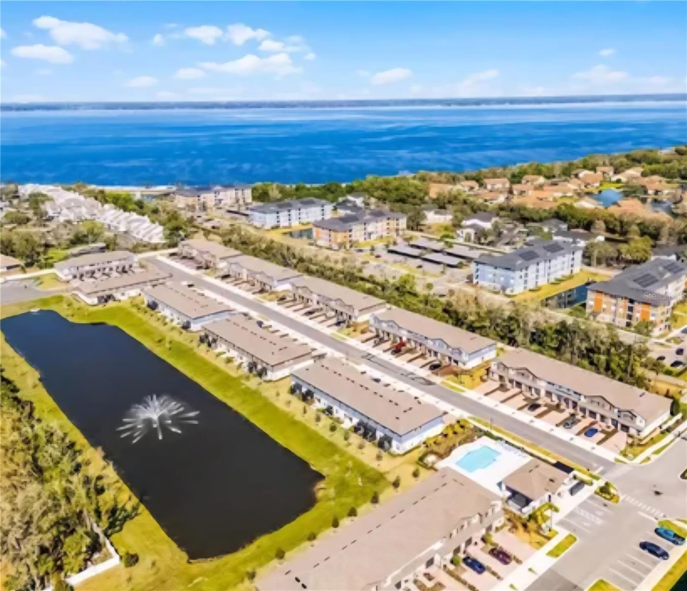 TOWNS AT LAKE MONROE COMMONS - Residential