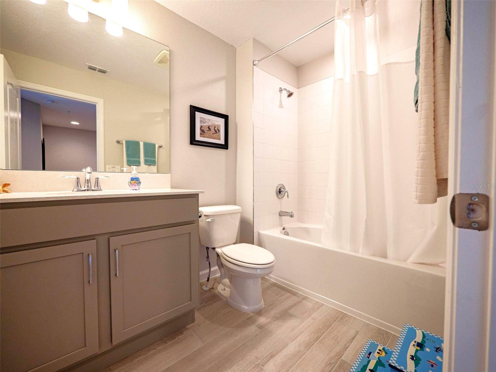 TOWNS AT LAKE MONROE COMMONS - Residential