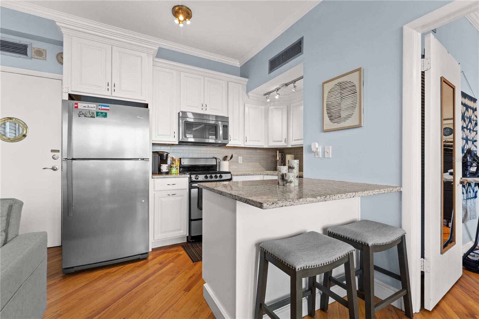 2109 BAYSHORE BOULEVARD 303