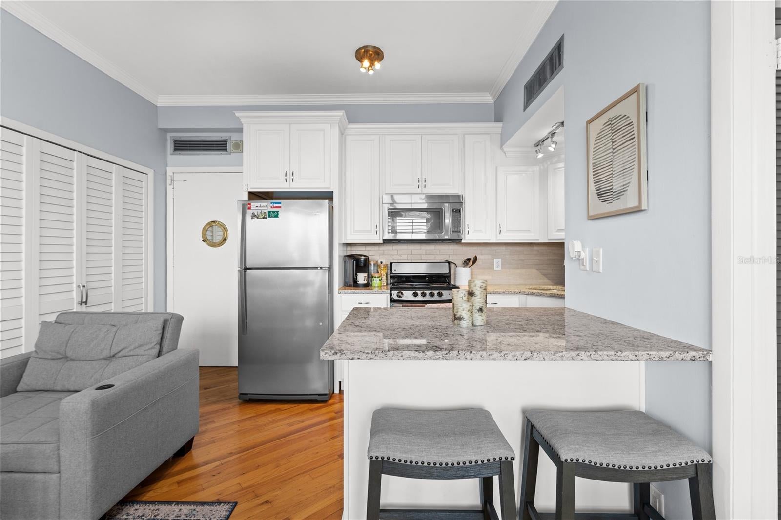 2109 BAYSHORE BOULEVARD 303