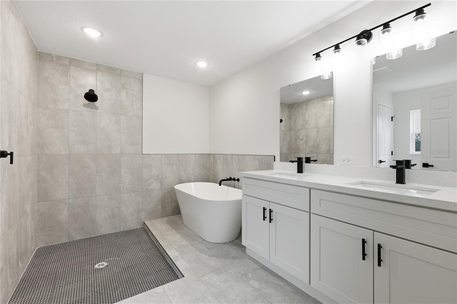 SUN N LAKE - Residential