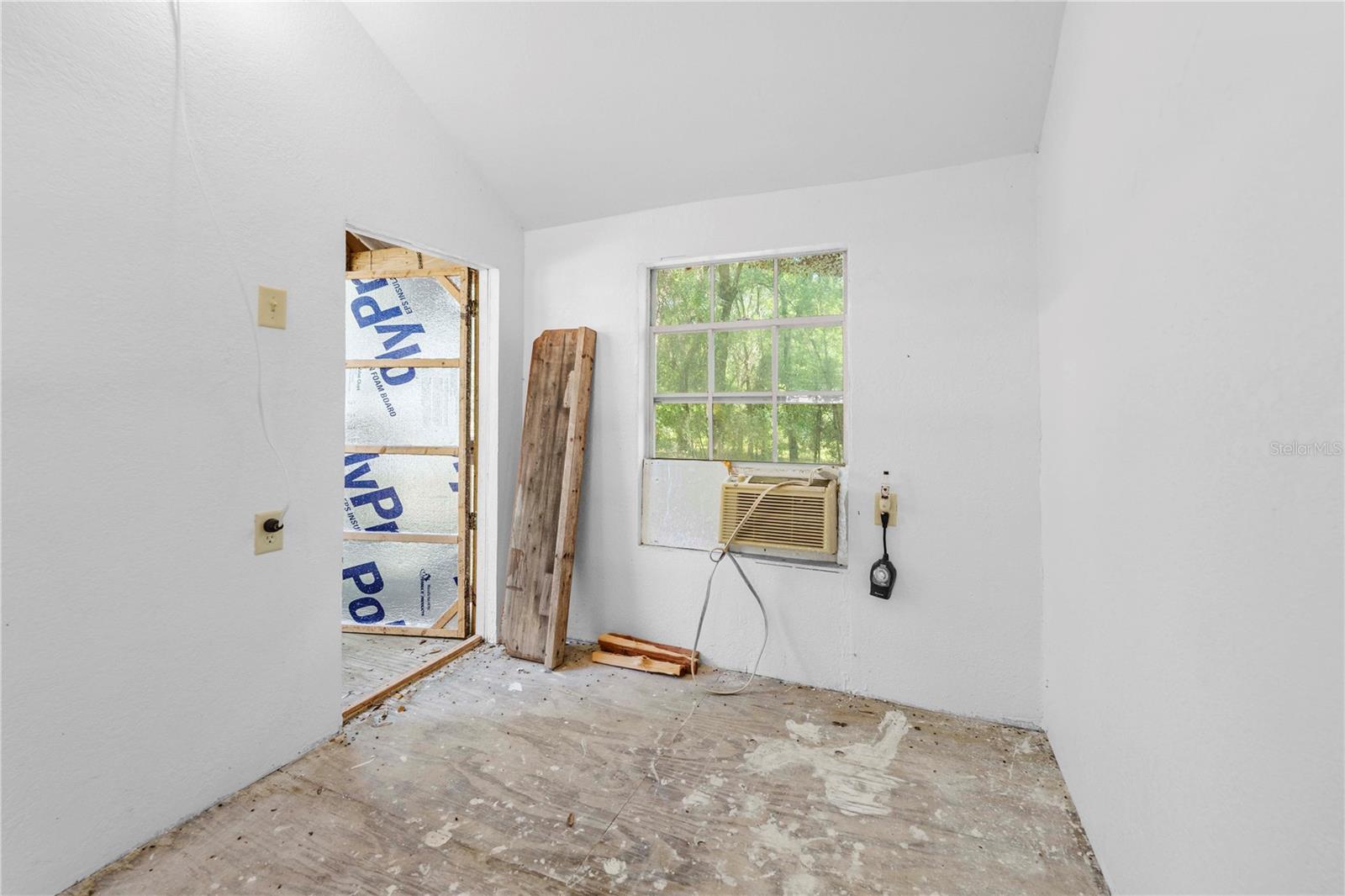 ACREAGE - Residential