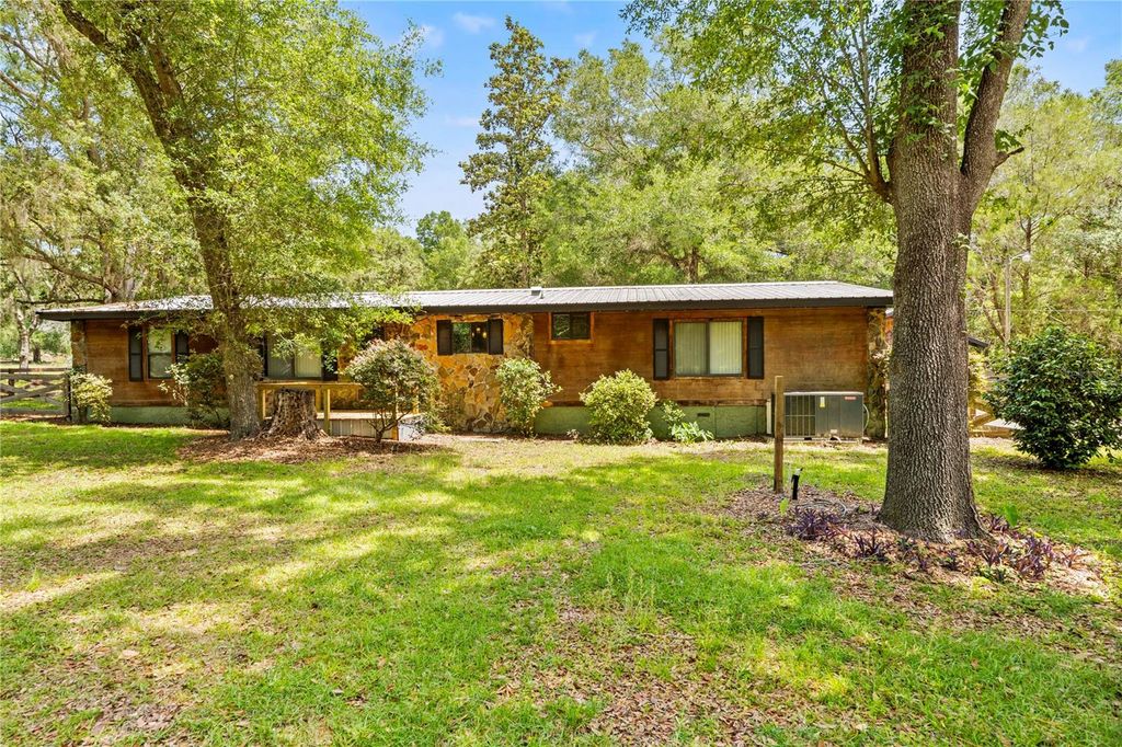 Photo of 27137 Lambeth Road, Brooksville, FL 34602 (MLS # W7885492)
