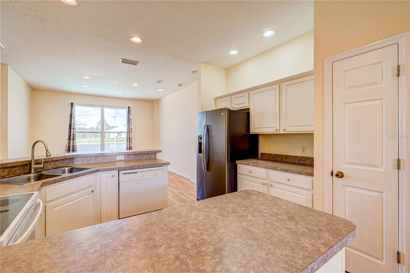 GLENN LAKES PH 6 - Residential Lease
