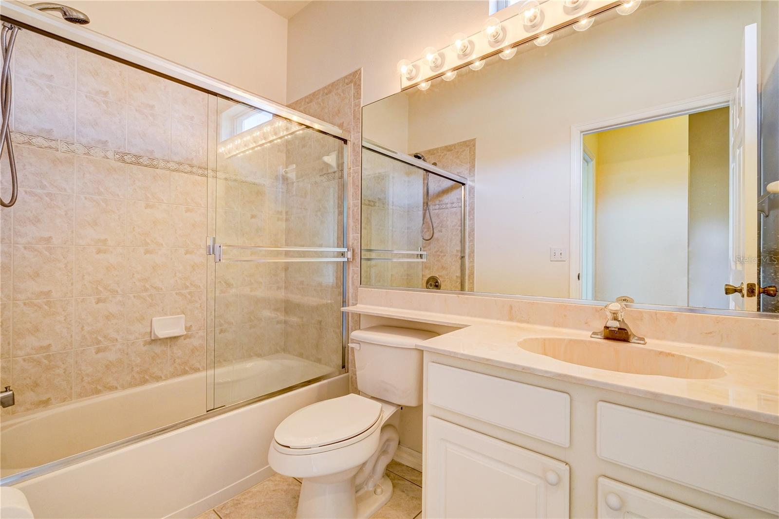 GLENN LAKES PH 6 - Residential Lease