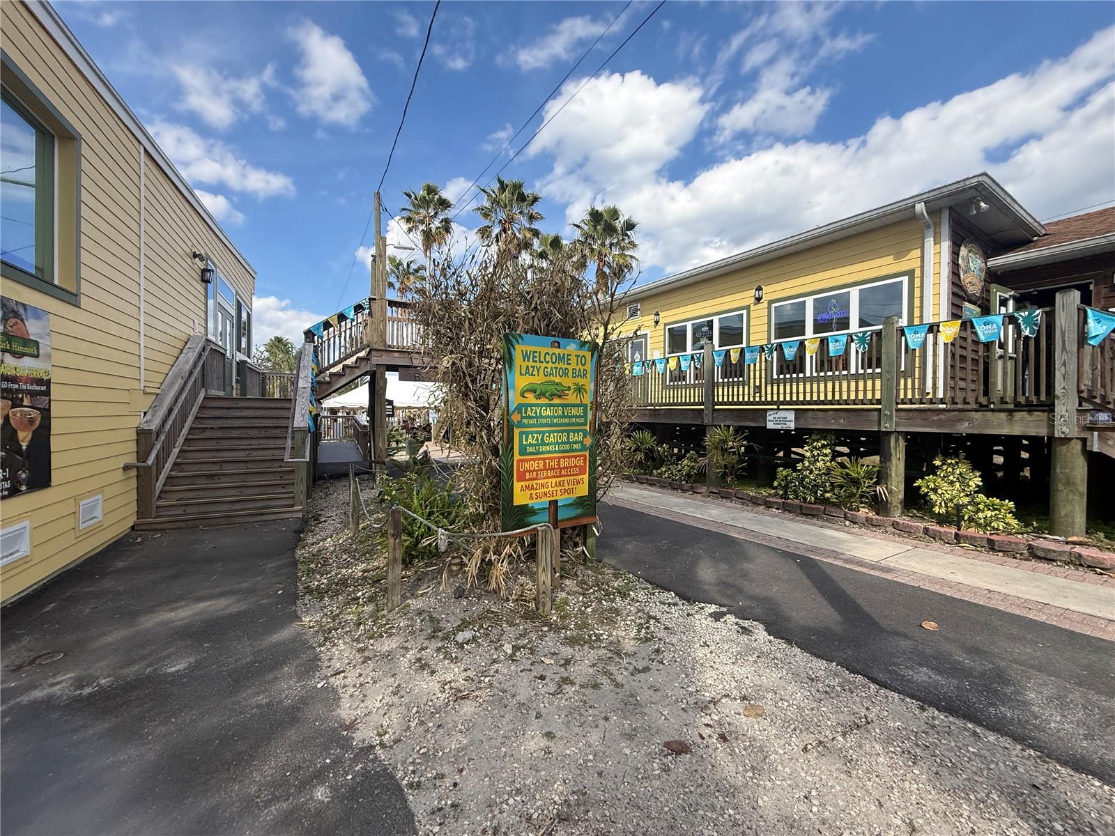 BLACK HAMMOCK - Land