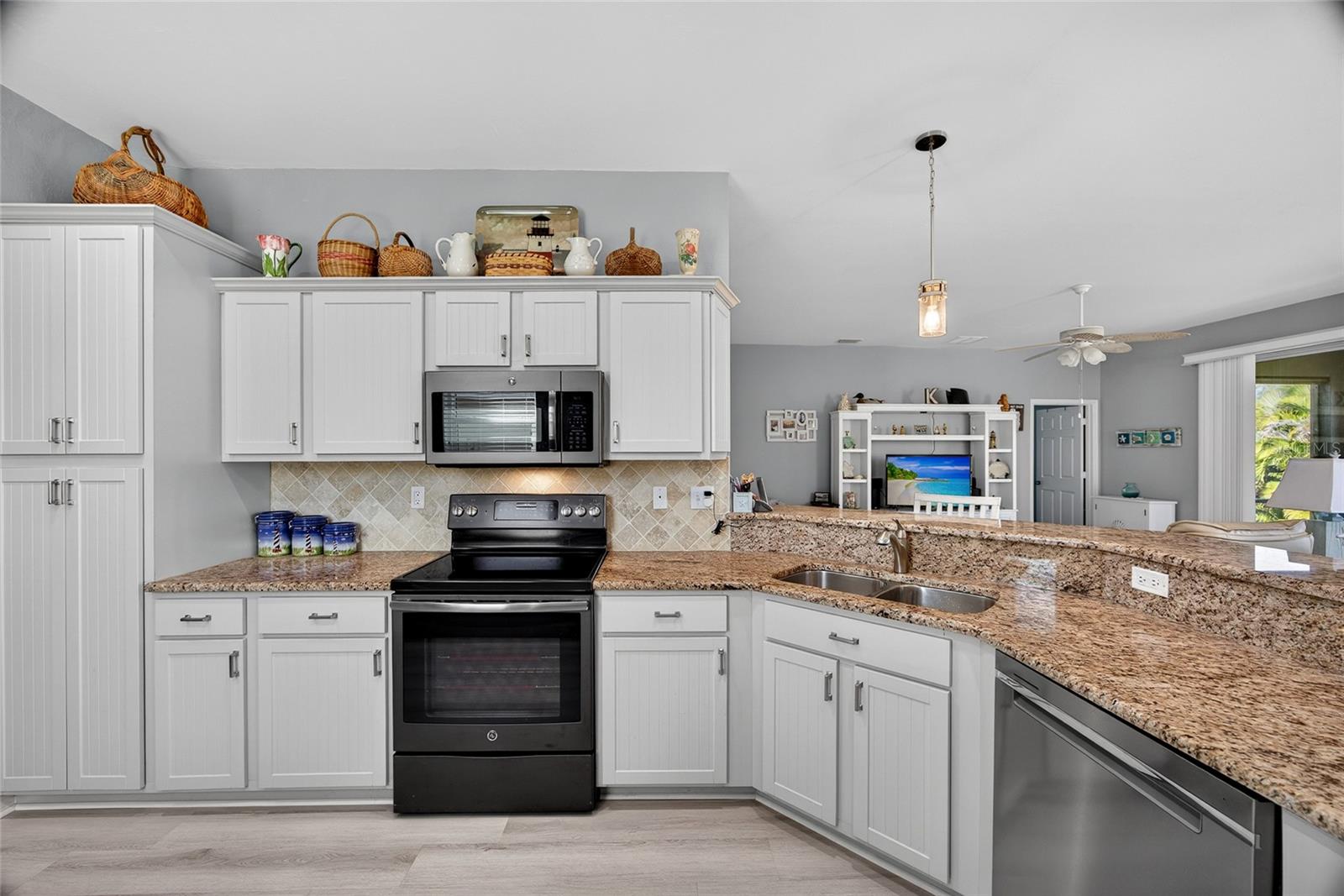 RIO VILLA LAKES - Residential