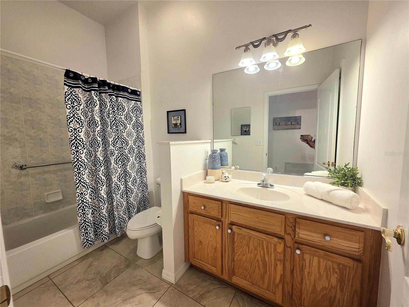 2116 NE 40TH TERRACE